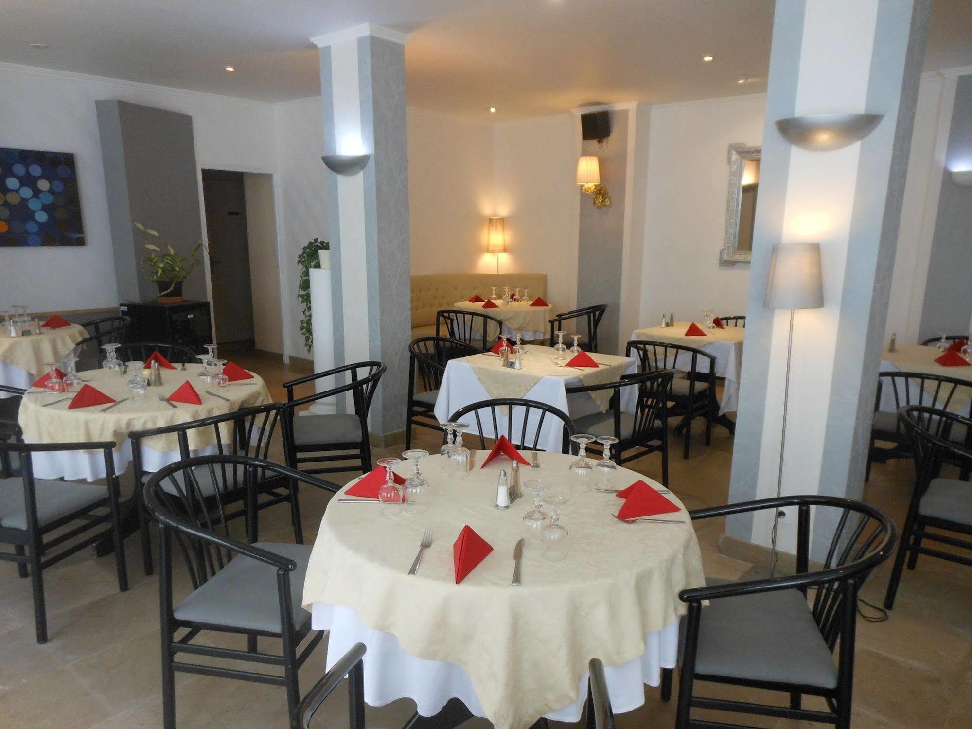 La Buissonniere Hotel Corbigny Exterior photo
